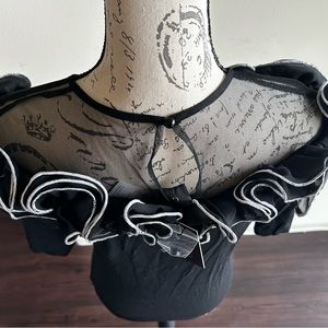 Gracia Collared Cut Out Twisting Point Blouse Top